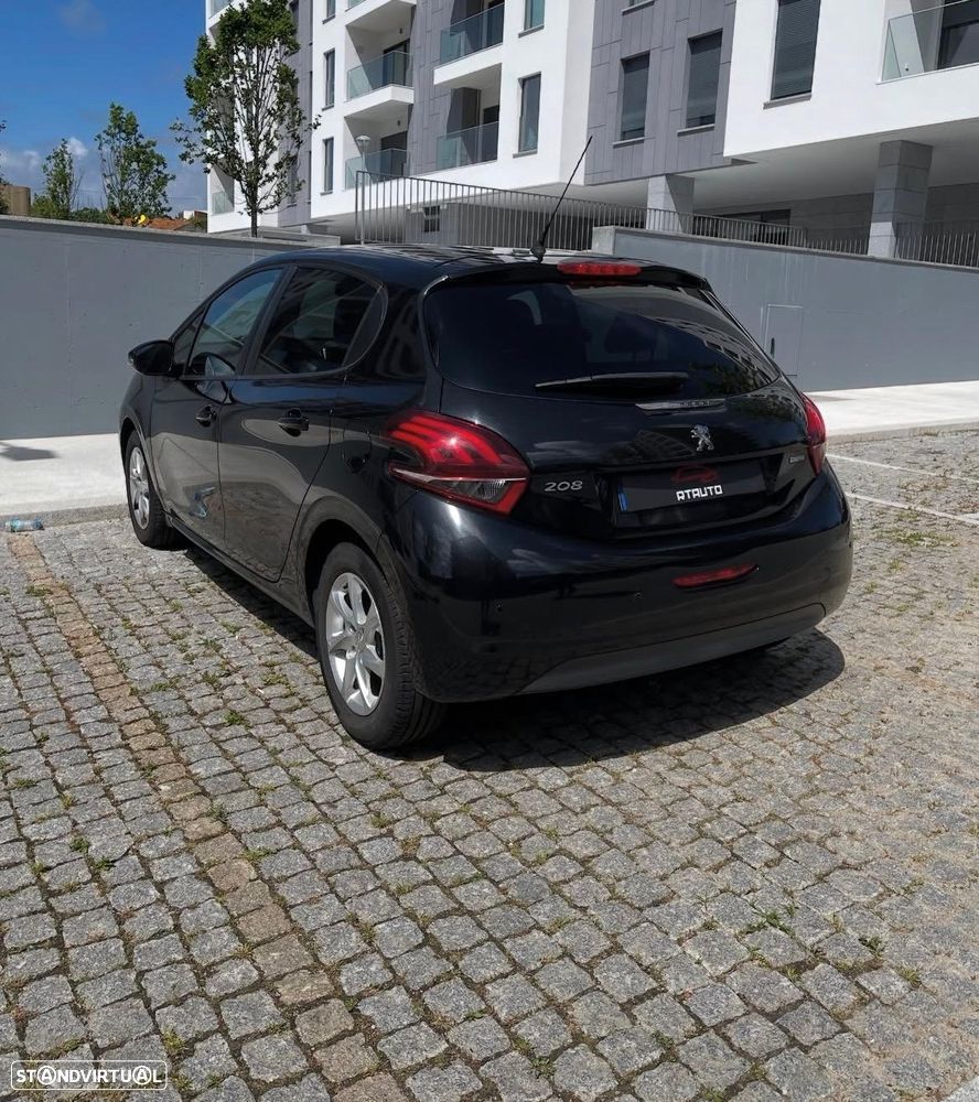 Peugeot 208 - 4