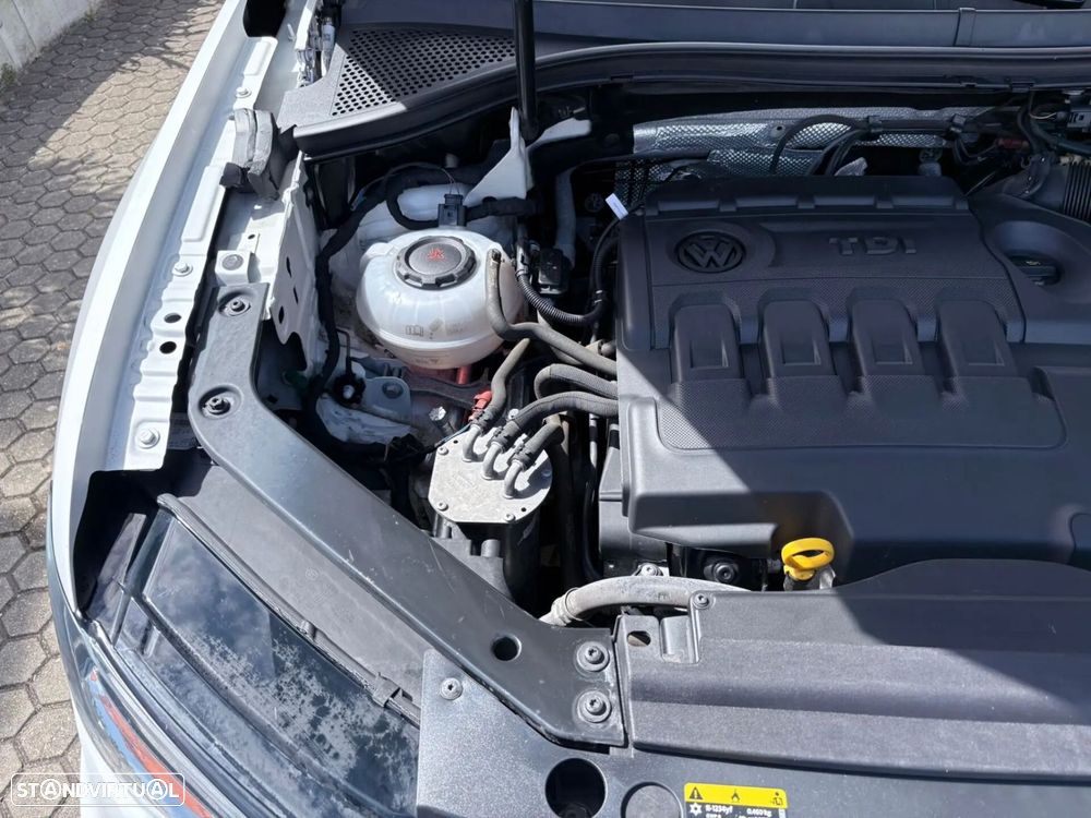 VW Tiguan 2.0 TDI R-Line - 19