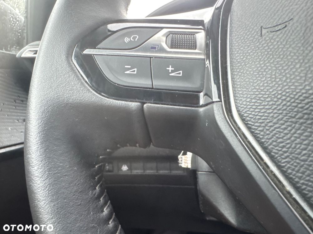 Peugeot 208 50kWh Style - 9