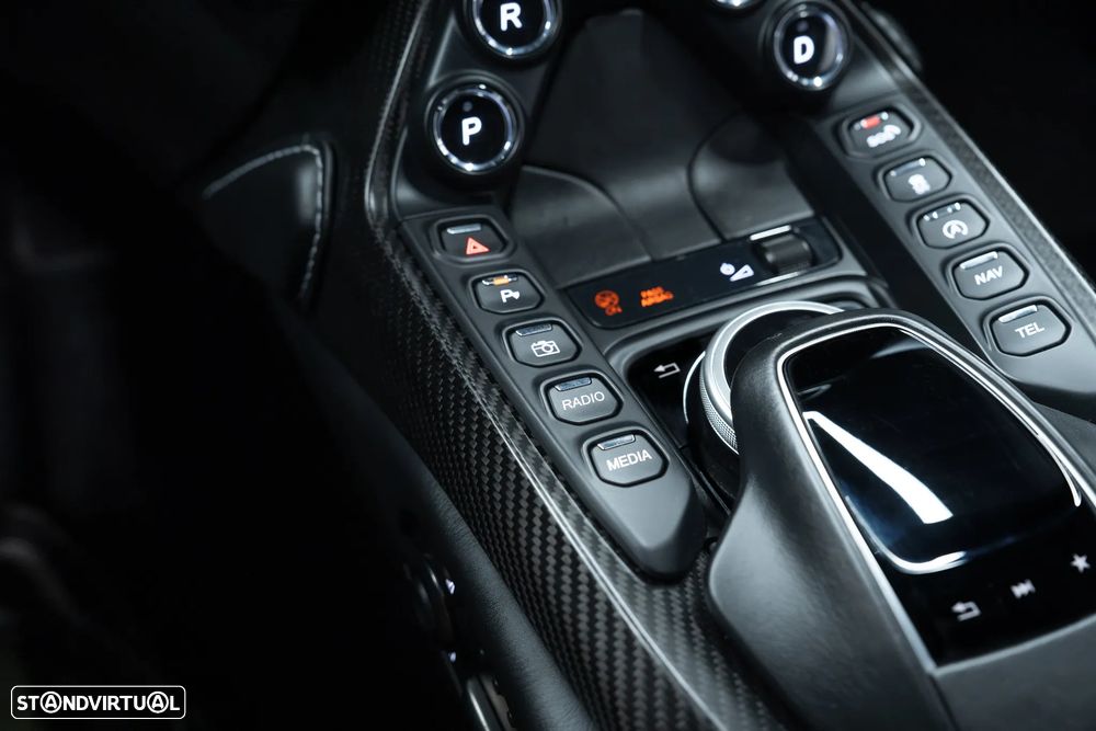 Aston Martin Vantage Coupe 4.0 Twin-Turbo V8 - 43
