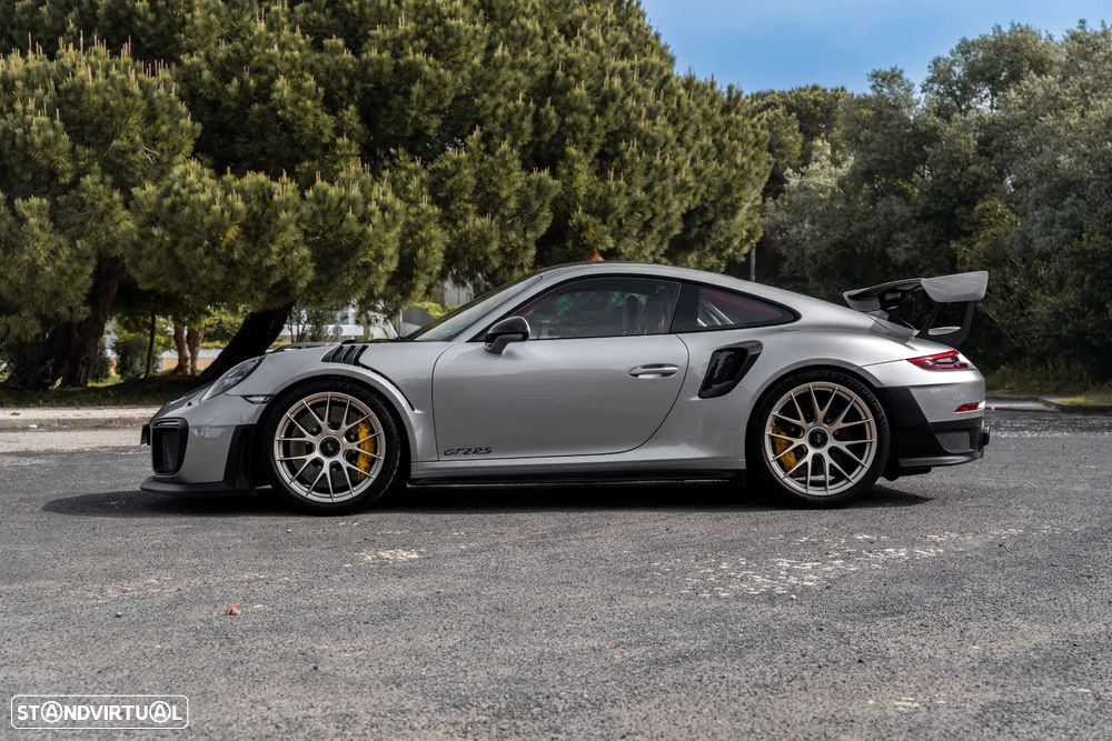 Porsche 911 (991) GT2 RS - 3