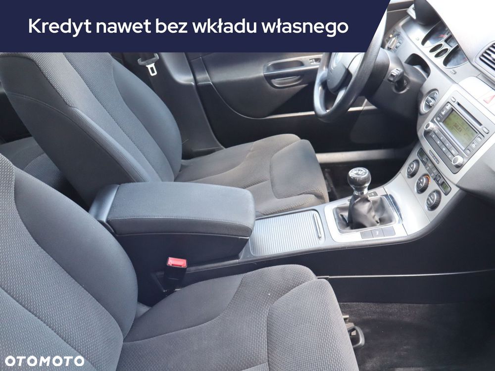 Volkswagen Passat - 11