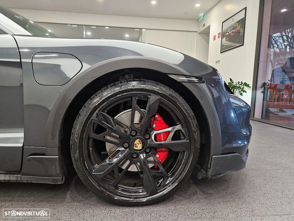 Porsche Taycan Cross Turismo 4S - 9