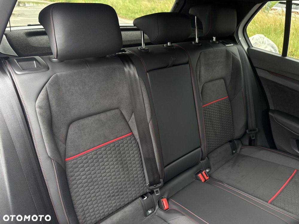 Volkswagen Golf - 35
