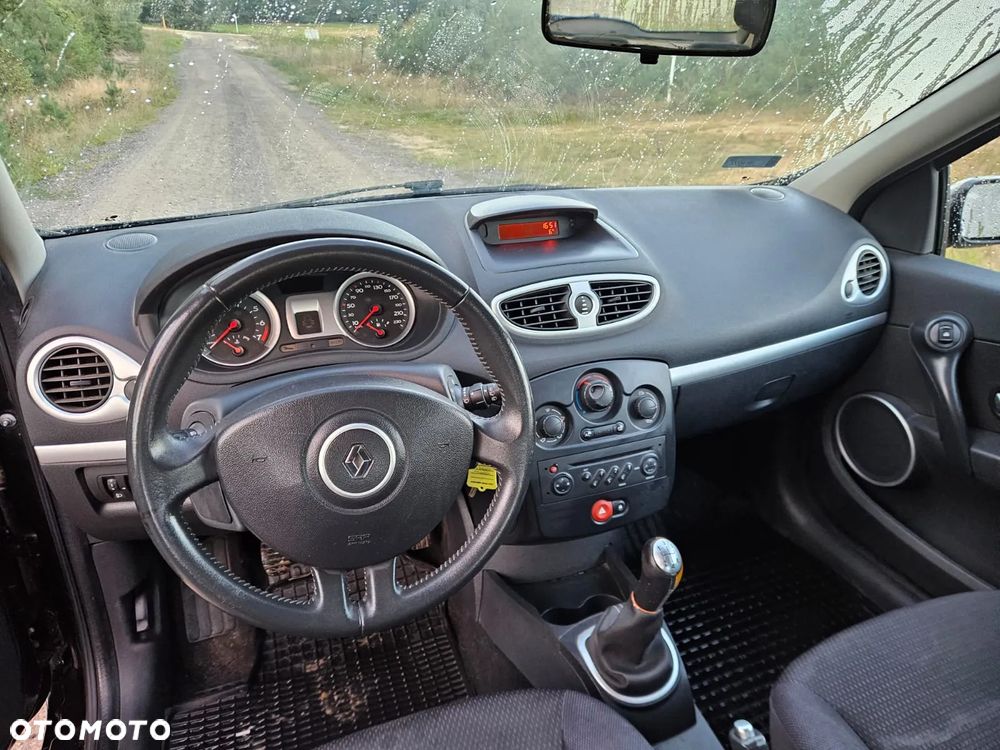 Renault Clio - 7
