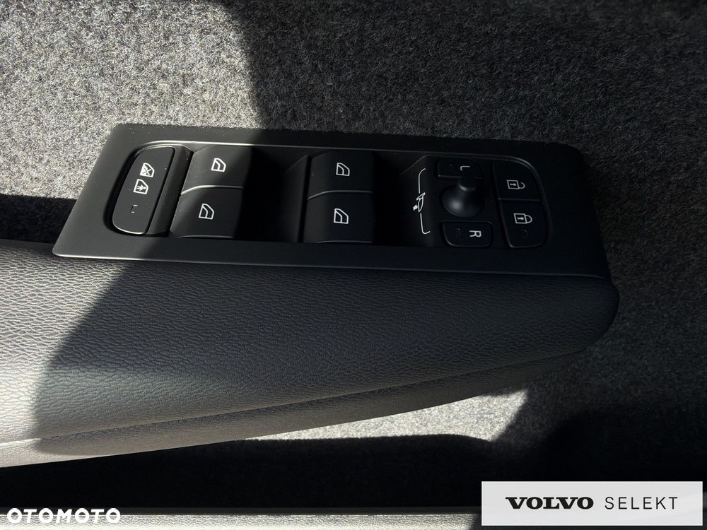 Volvo XC 40 - 25