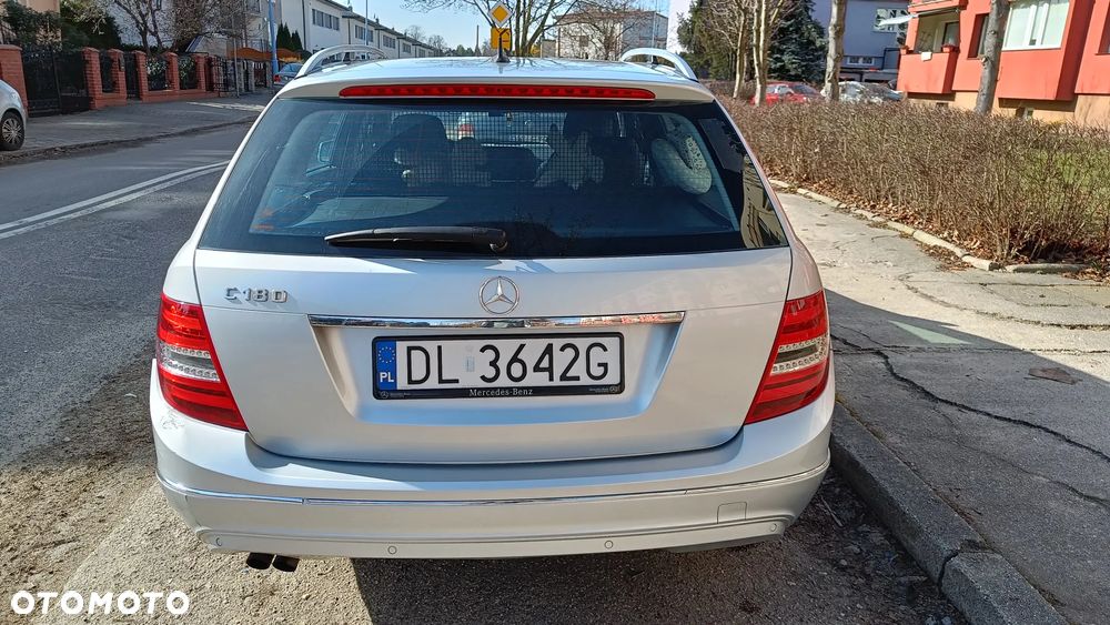 Mercedes-Benz Klasa C 180 CGI BlueEFFICIENCY Avantgarde - 6