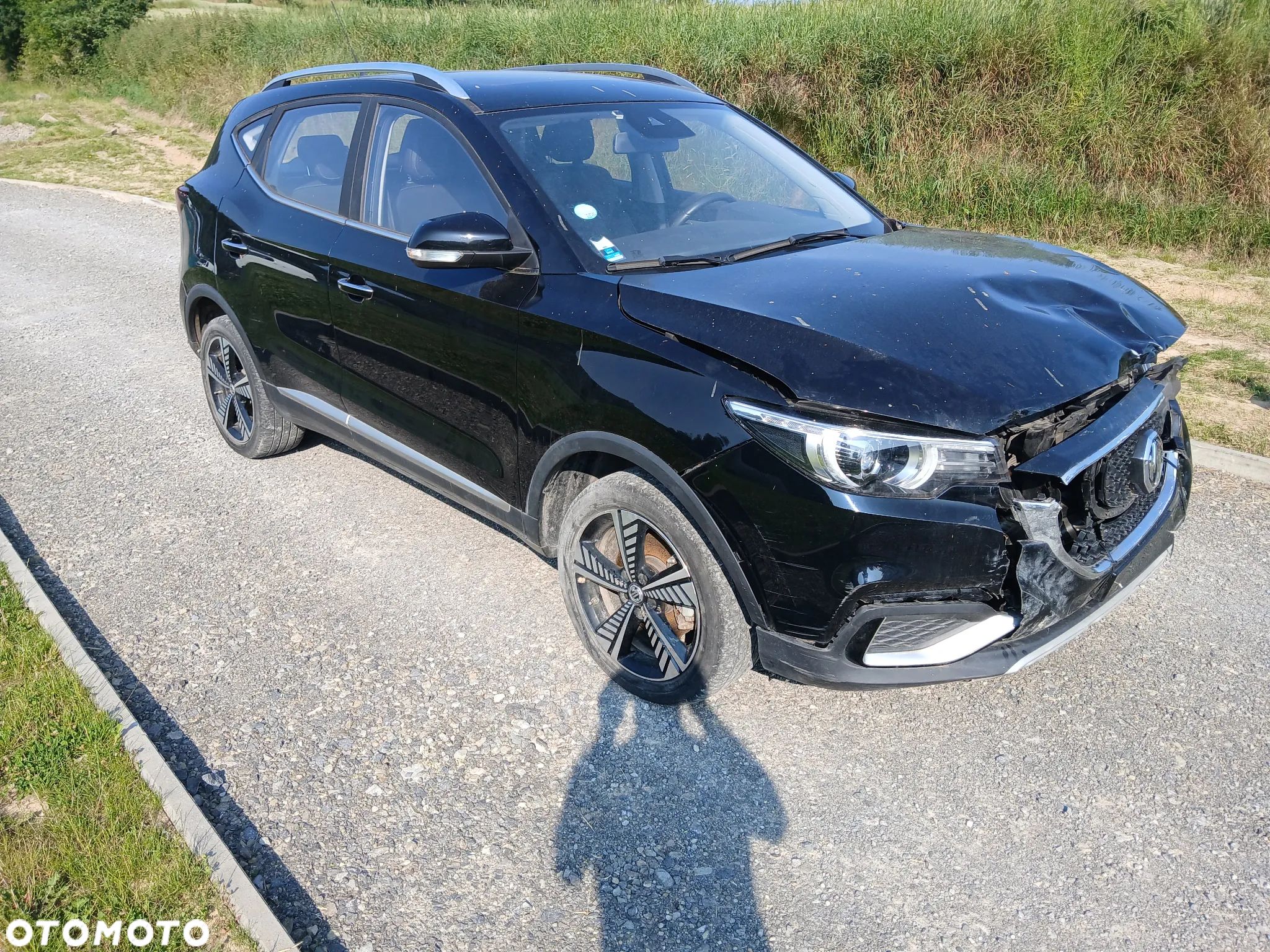 MG ZS - 1