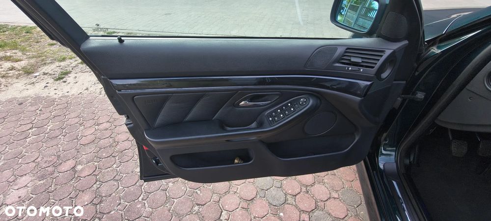 BMW Seria 5 528i - 11