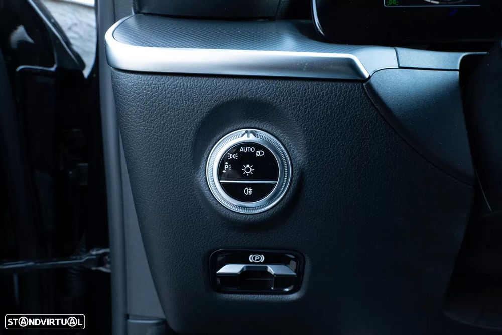 Mercedes-Benz C 300 e Avantgarde - 27