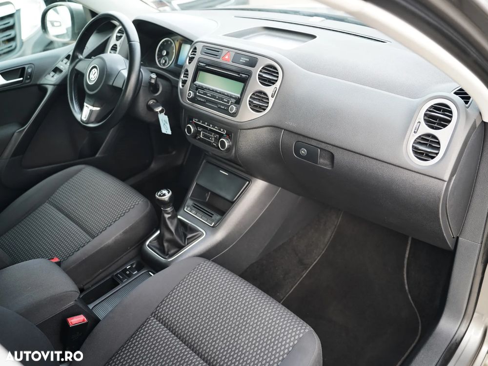Volkswagen Tiguan - 23