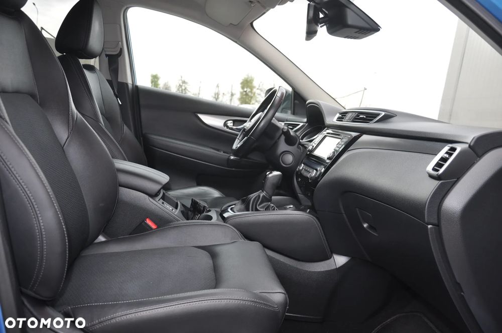 Nissan Qashqai 1.2 DIG-T Xtronic TEKNA+ - 32
