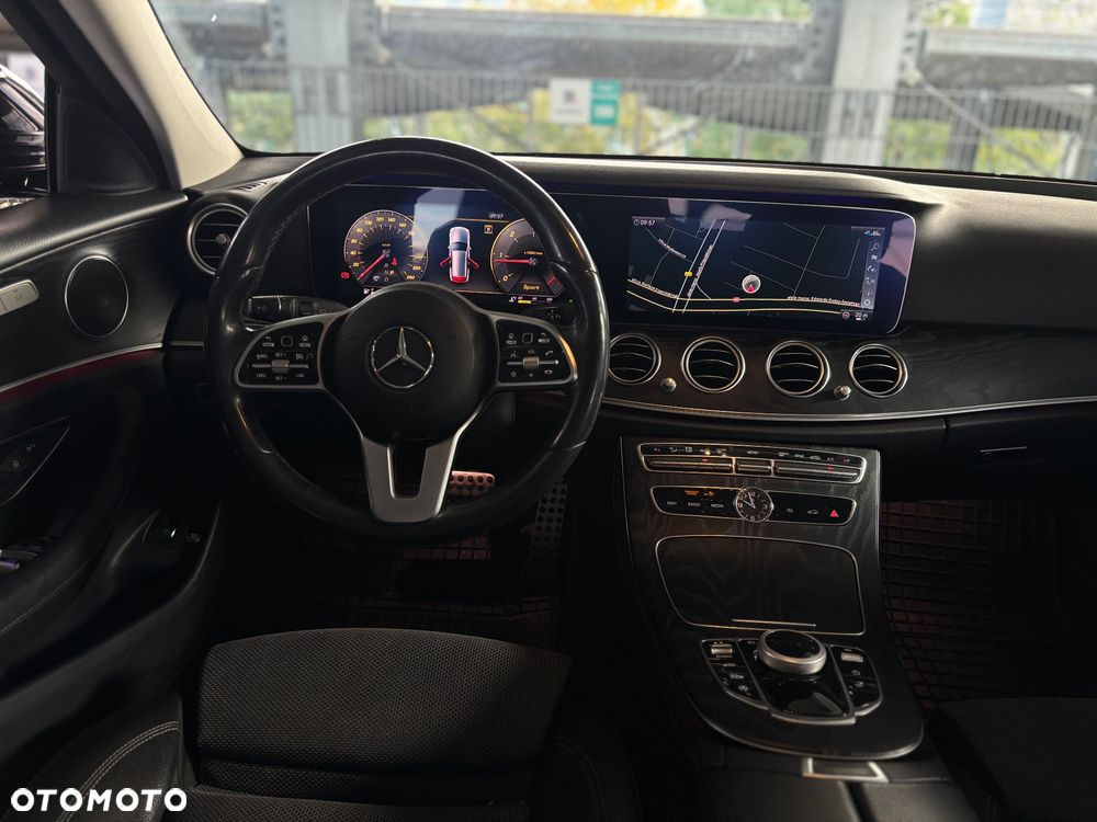 Mercedes-Benz Klasa E 220 d 4-Matic Avantgarde - 22