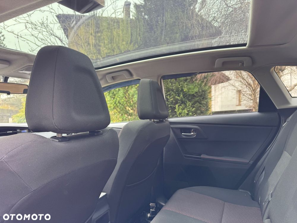 Toyota Auris 2.0 D-4D Prestige - 21