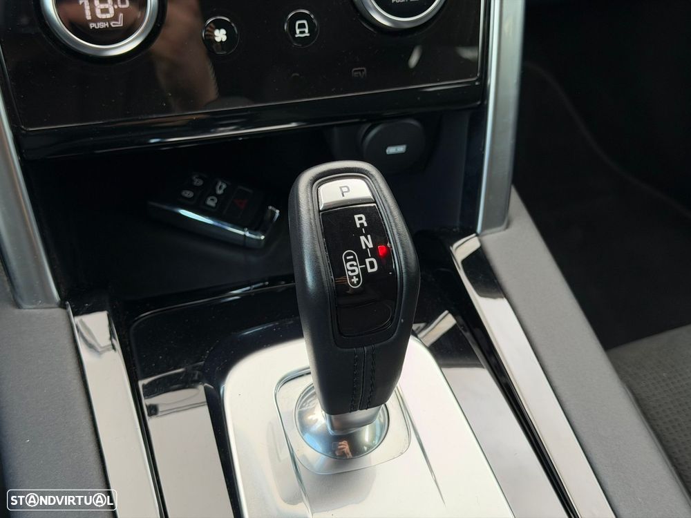 Land Rover Discovery Sport P300e Dynamic SE - 59