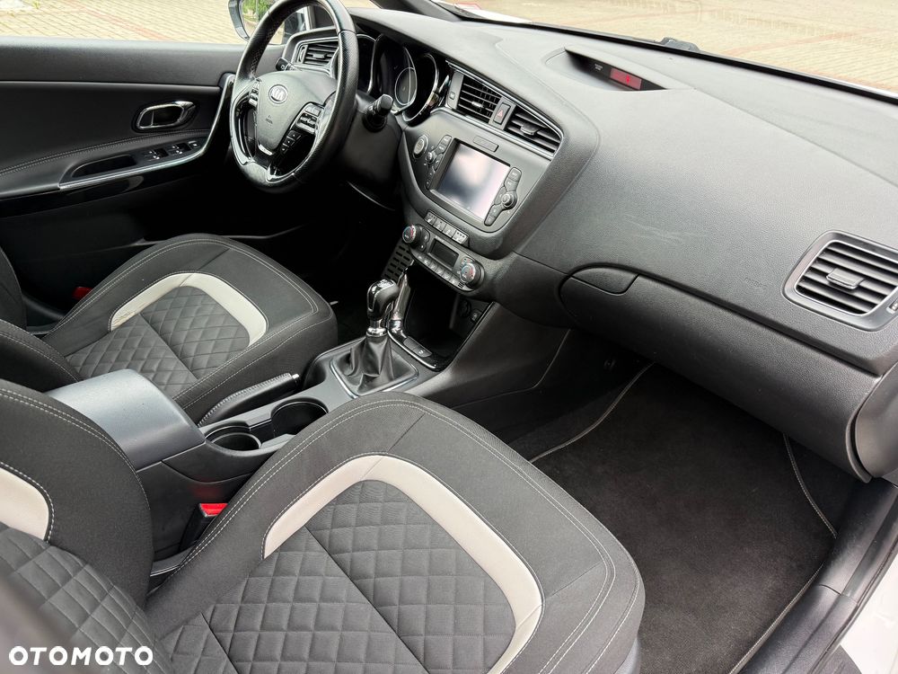 Kia Ceed 1.6 CRDi 136 ISG GT Line - 17