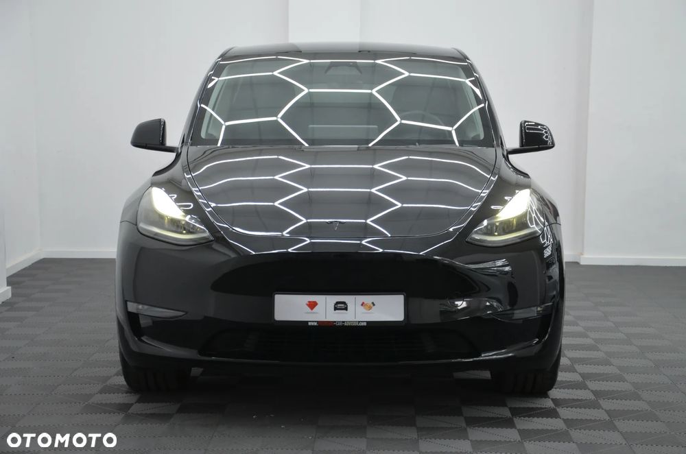 Tesla Model Y Long Range AWD - 3