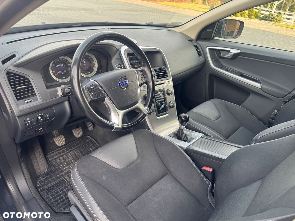 Volvo XC 60 DRIVe Momentum - 10