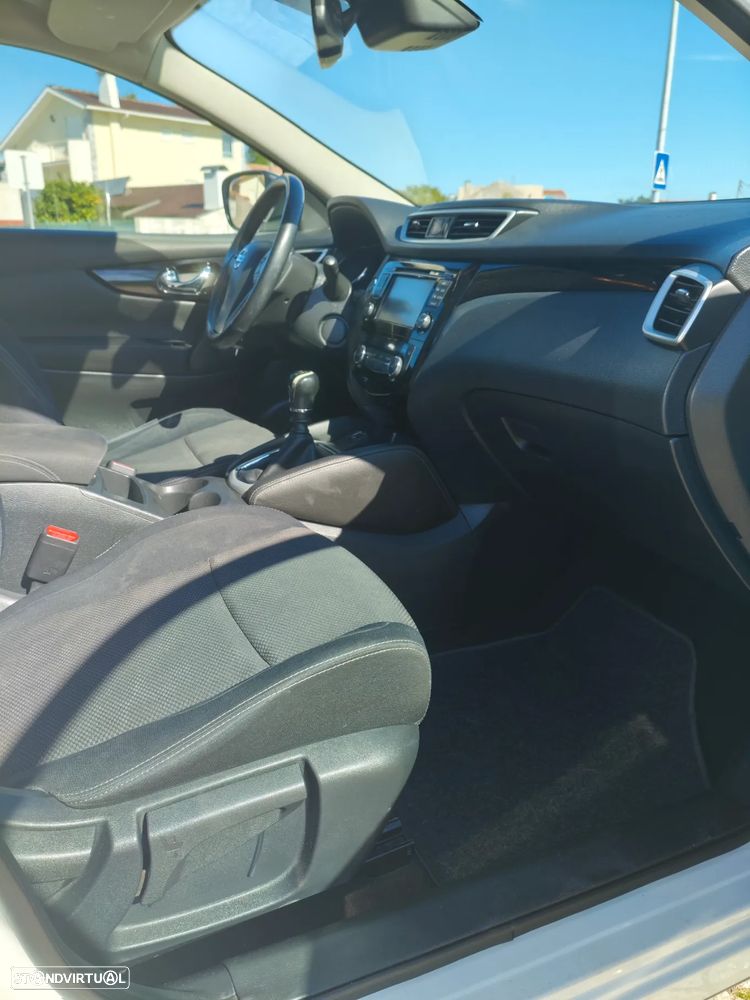 Nissan Qashqai 1.5 dCi N-Connecta - 6