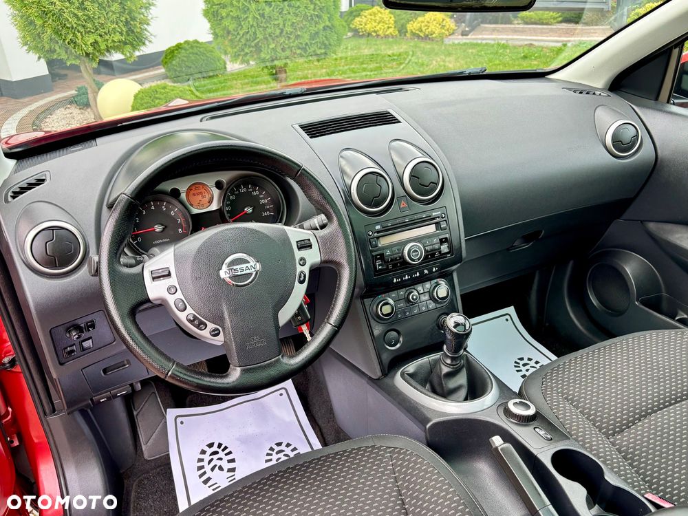 Nissan Qashqai 2.0 4x4 visia - 24