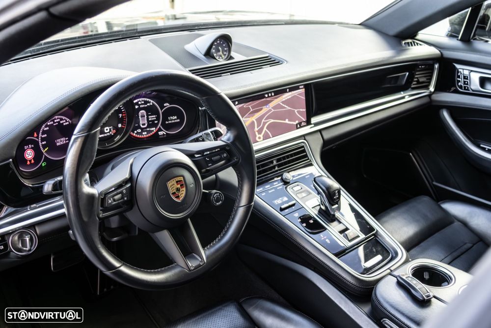 Porsche Panamera - 32