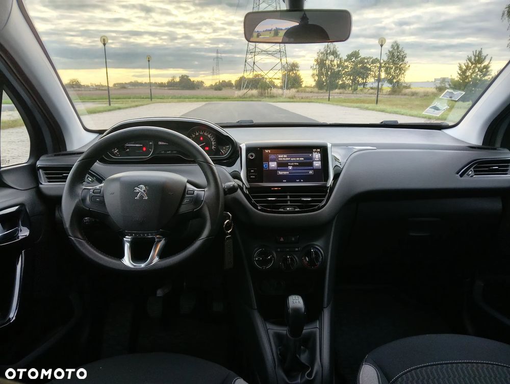 Peugeot 208 1.2 PureTech Style - 19