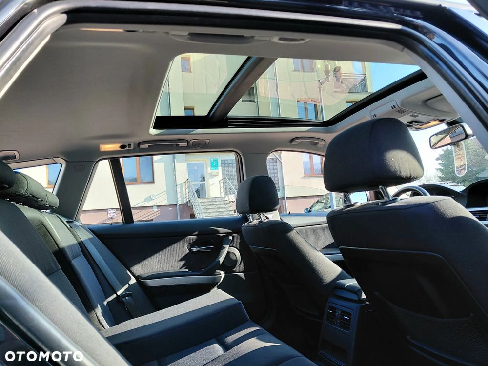 BMW Seria 3 320d DPF Edition Sport - 29