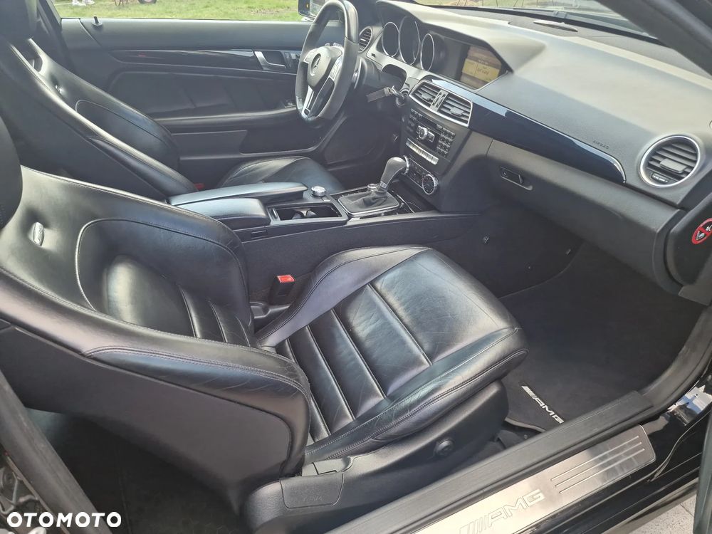 Mercedes-Benz Klasa C 63 AMG AMG SPEEDSHIFT MCT AMG Performance Package Edition 1 - 16