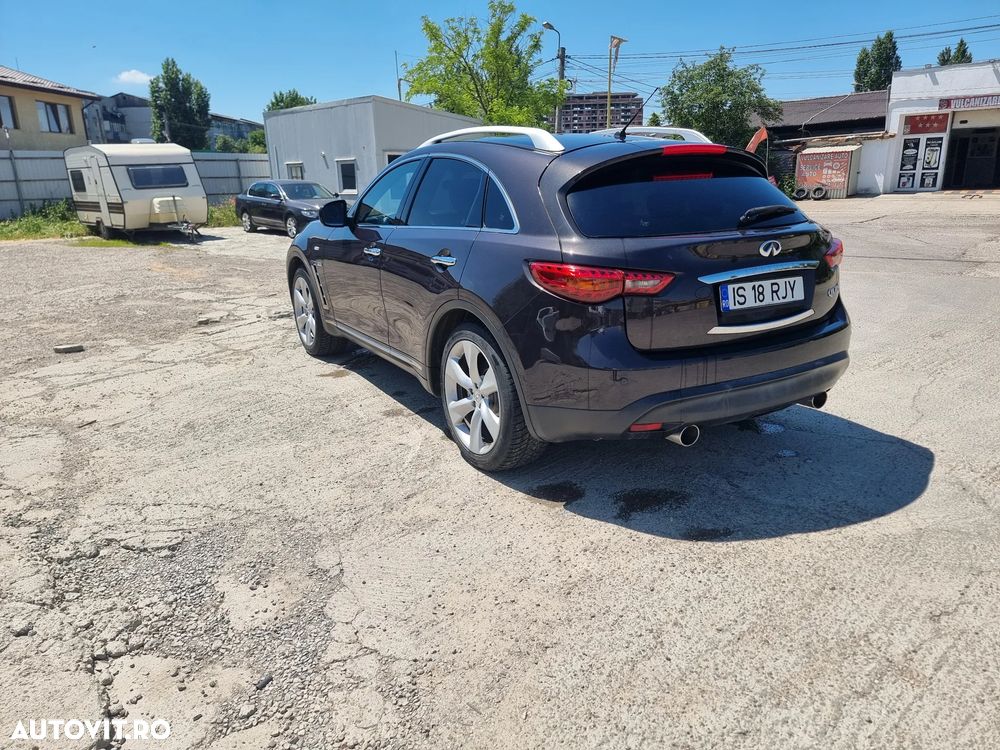 Infiniti Q70 - 5