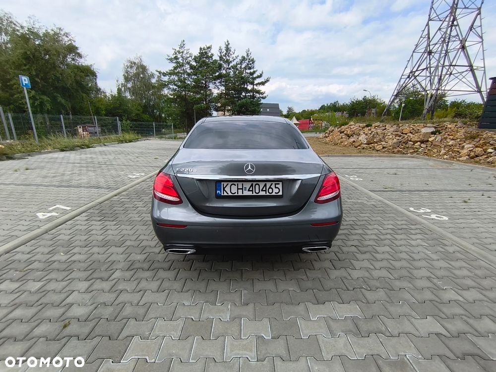 Mercedes-Benz Klasa E 220 d 9G-TRONIC AMG Line - 4