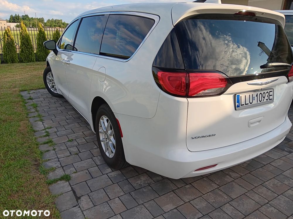 Chrysler Pacifica - 5