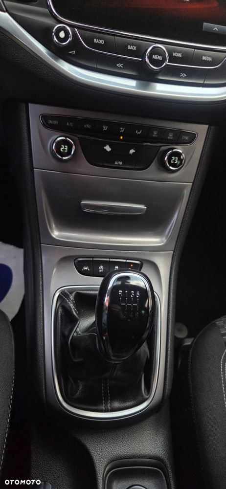 Opel Astra 1.6 D Start/Stop Dynamic - 28