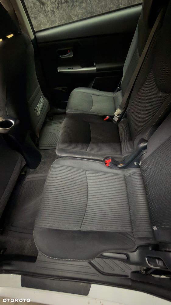 Toyota Prius+ (Hybrid) - 13