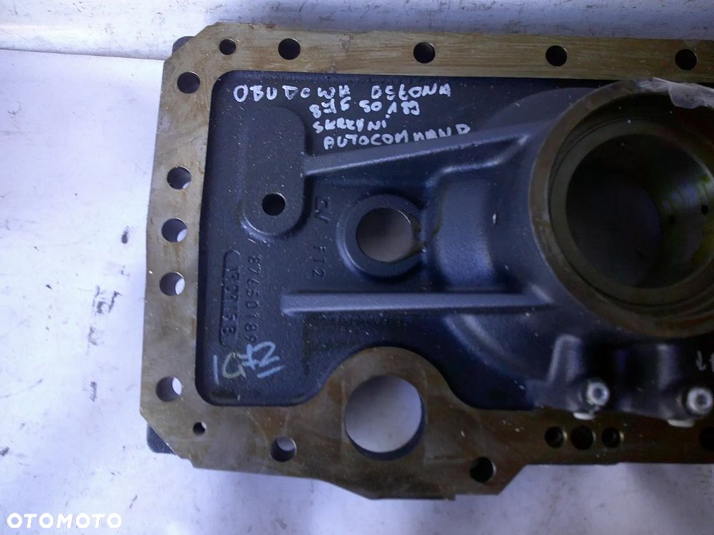 Pokrywa skrzyni biegów Case , New Hollad steyer t7060 - 12