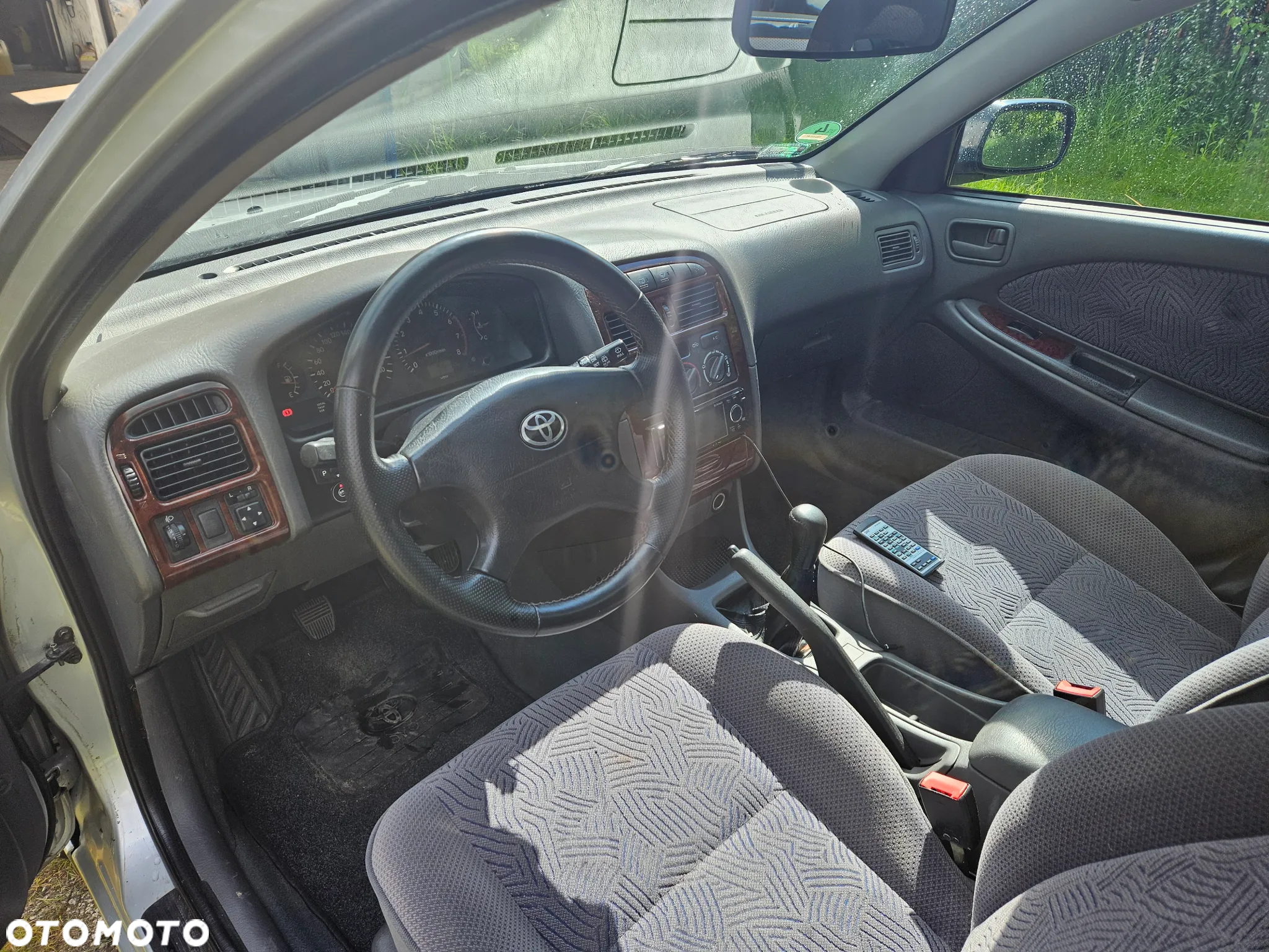 Toyota Avensis 1.8 Sol - 14