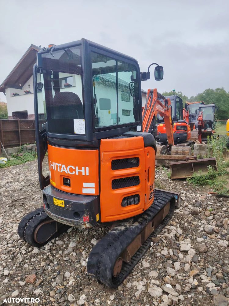 Hitachi ZX26 - 7