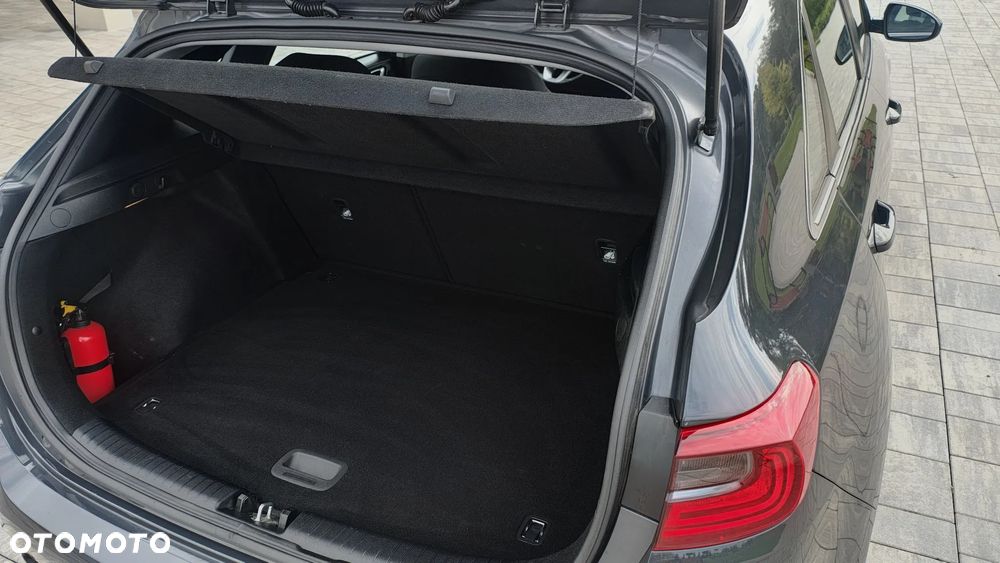 Kia Ceed 1.4 L - 12