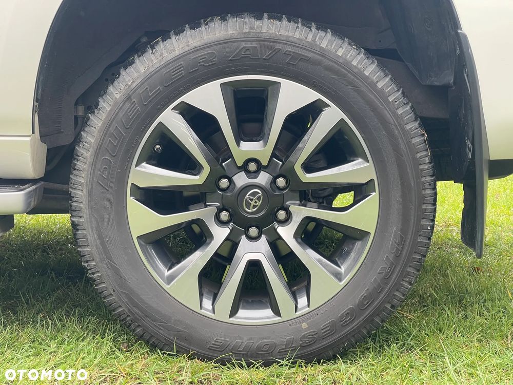 Toyota Land Cruiser - 38