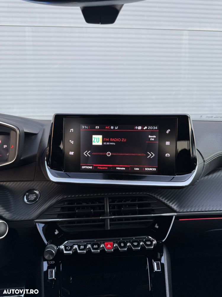 Peugeot 2008 PureTech 130 EAT8 GT - 15