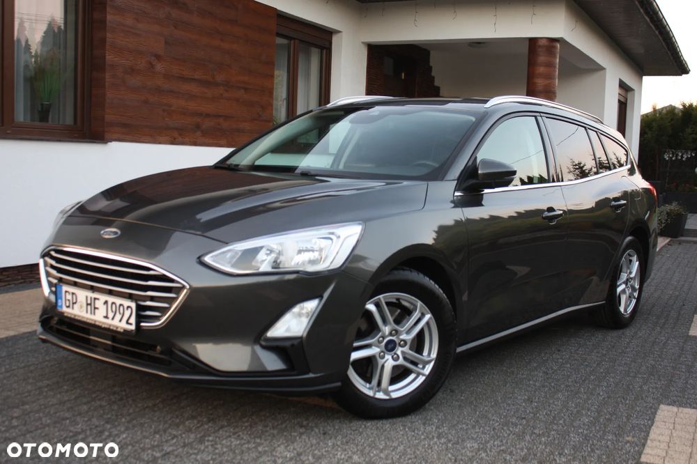 Ford Focus Turnier 1.0 EcoBoost Start-Stopp-System TITANIUM STYLE - 3