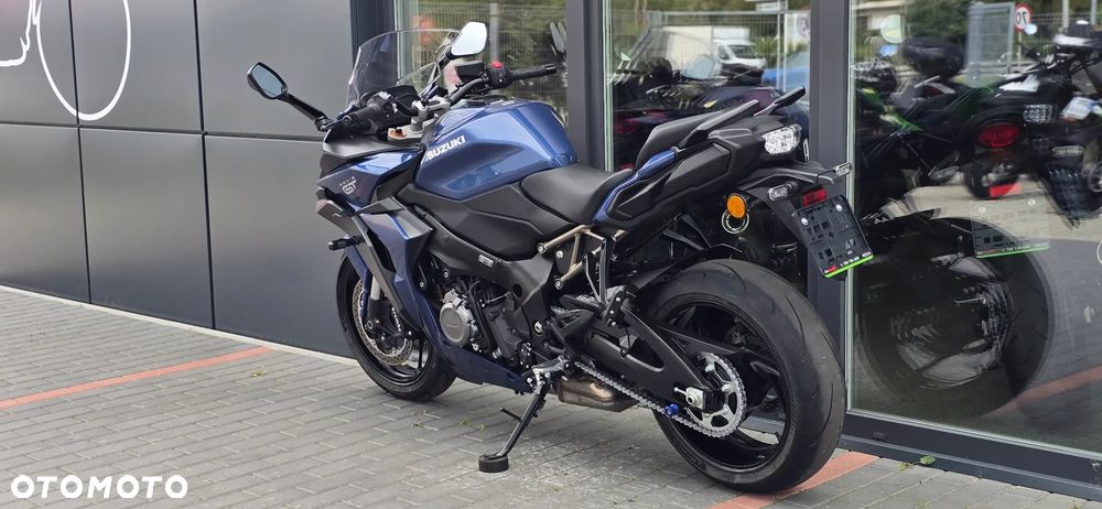 Suzuki GSX - 26
