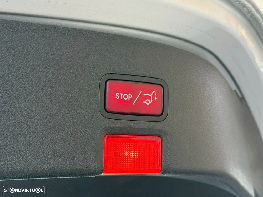 Mercedes-Benz CLA 200 d Shooting Brake AMG Line Aut. - 31