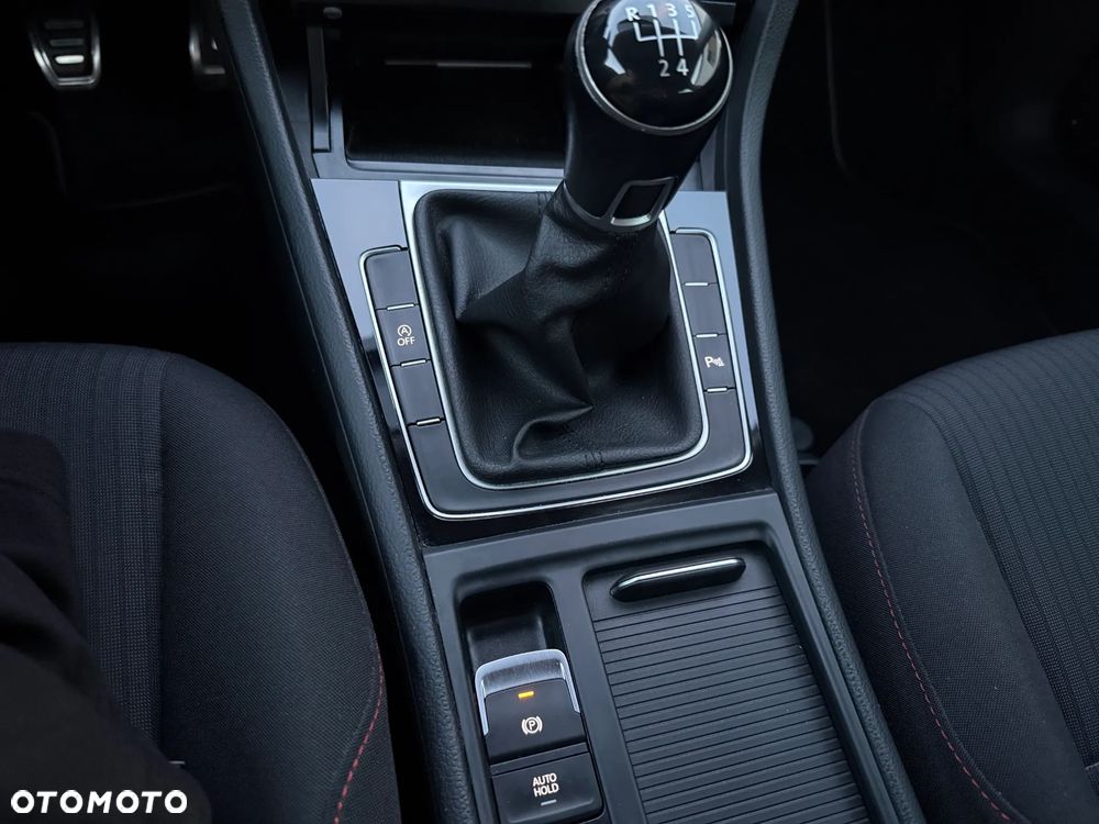 Volkswagen Golf 1.6 TDI Sound - 20