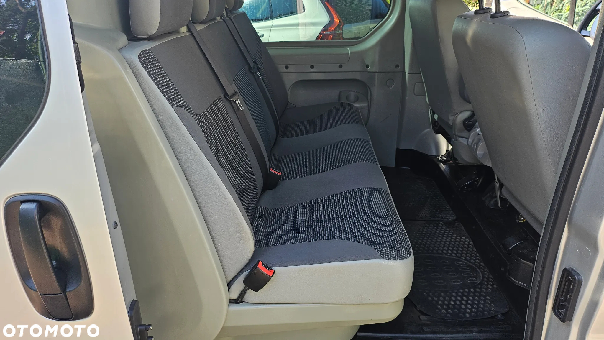 Opel vivaro - 11