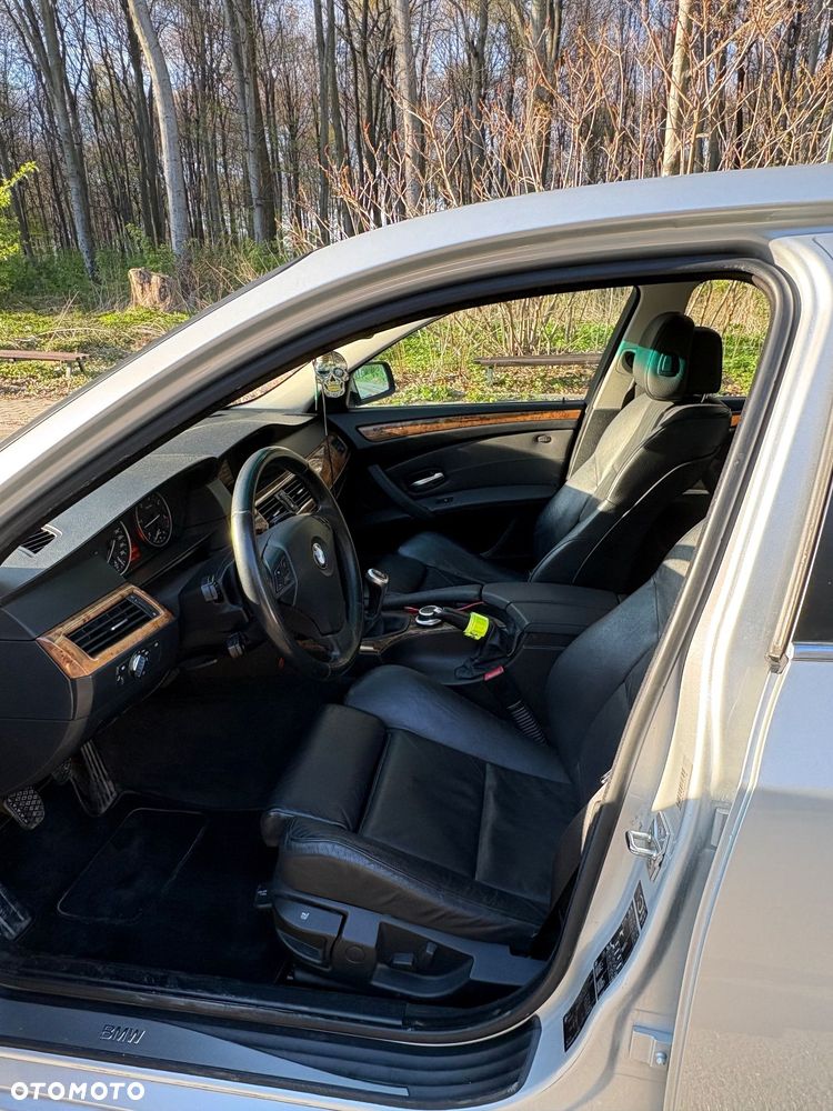 BMW Seria 5 525d - 9