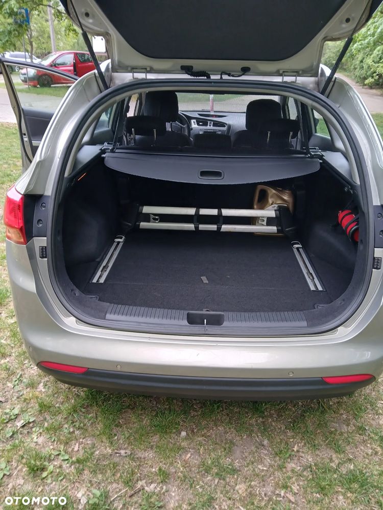 Kia Ceed - 14