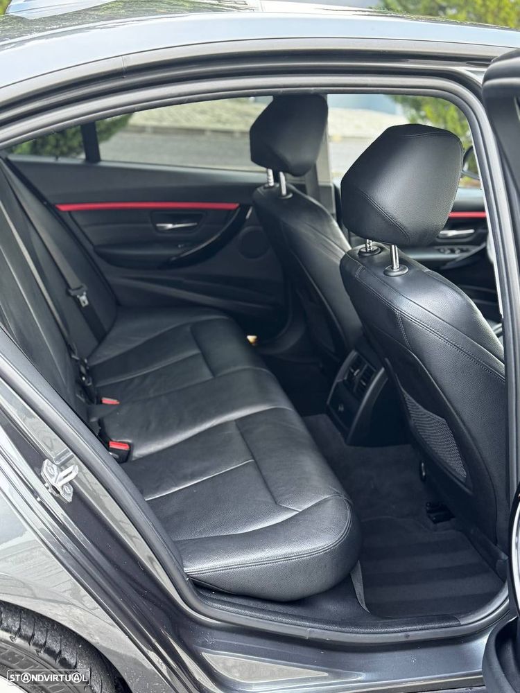 BMW 330 e iPerformance Line Sport - 11