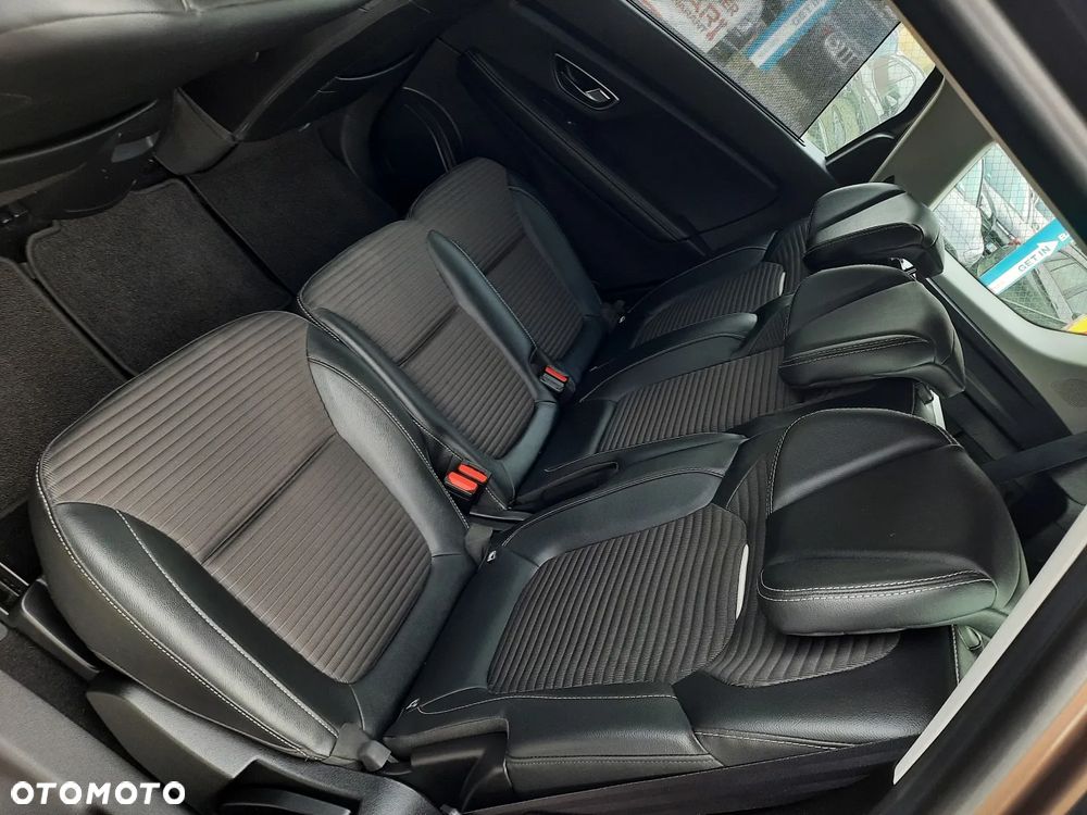 Renault Grand Scenic - 19