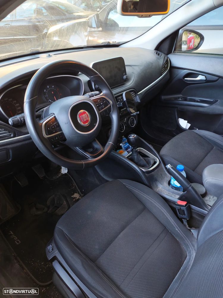 Fiat Tipo Station Wagon 1.6 M-Jet Lounge - 4