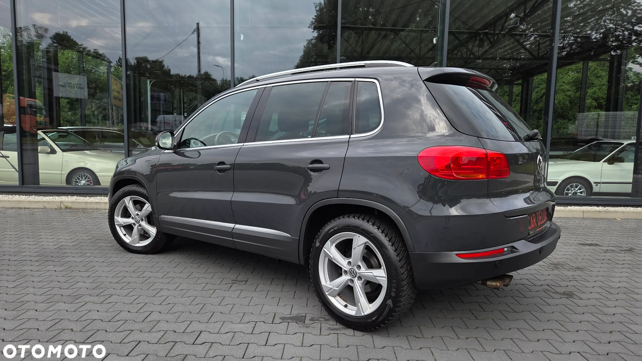 Volkswagen Tiguan 2.0 TDI DPF BlueMotion Technology Lounge Sport & Style - 36